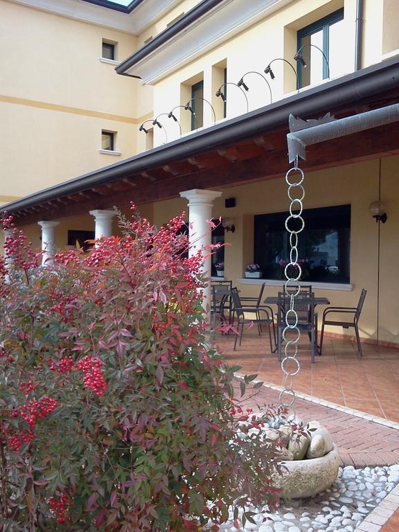 Albergo Al Portico Azzano Decimo Buitenkant foto